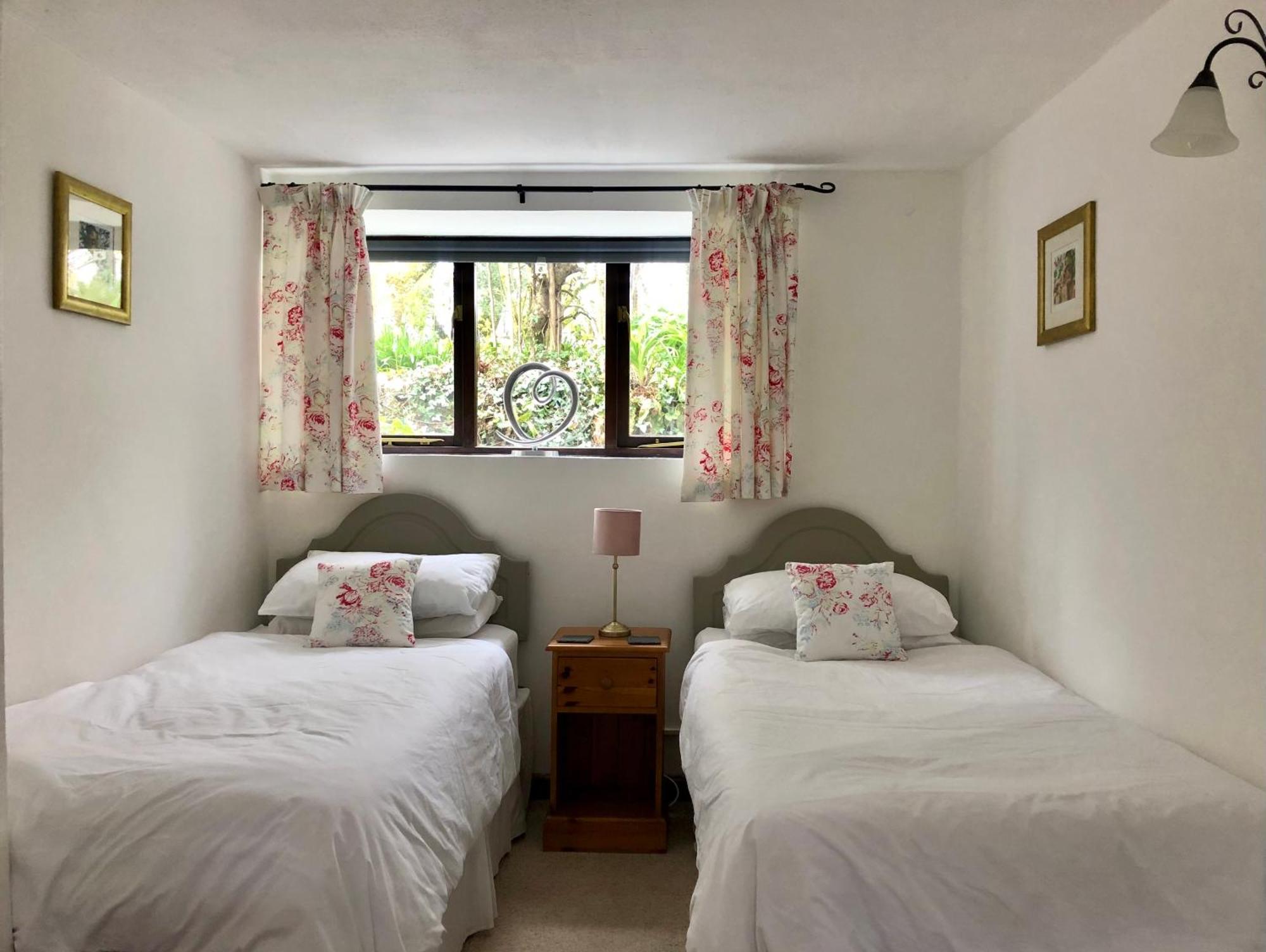 Lake Villa Holiday Cottages Holsworthy Dış mekan fotoğraf